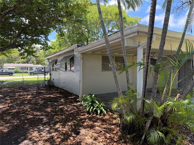 3241 Pierce St, Hollywood, FL 33021