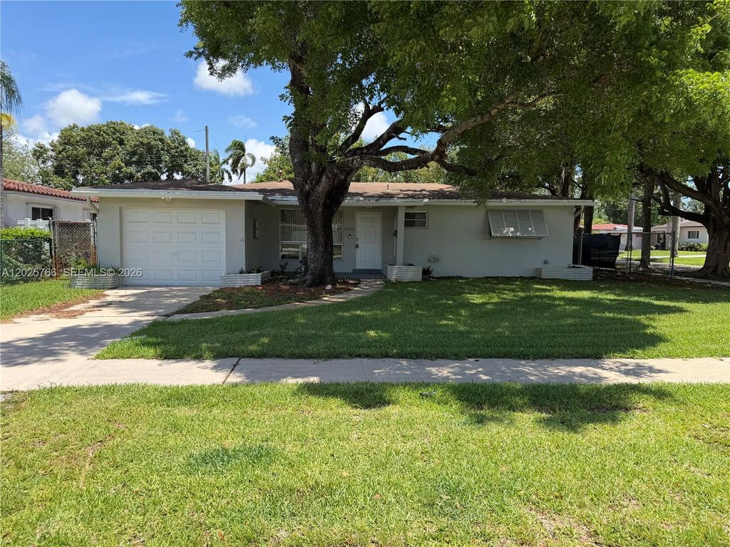 3241 Pierce St, Hollywood, FL 33021