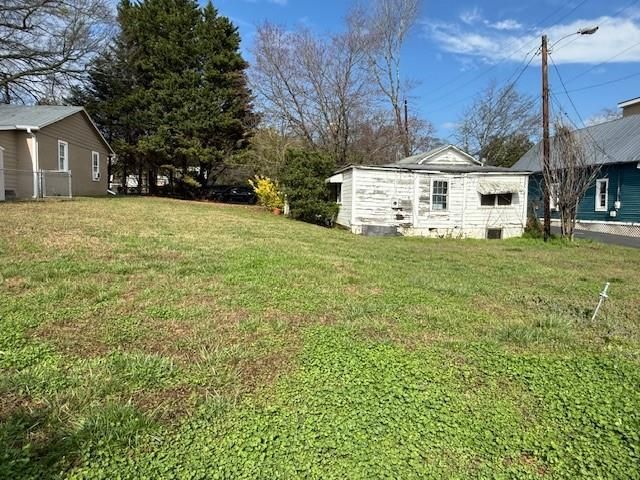 5621 Church Street, Flowery Branch, GA 30542