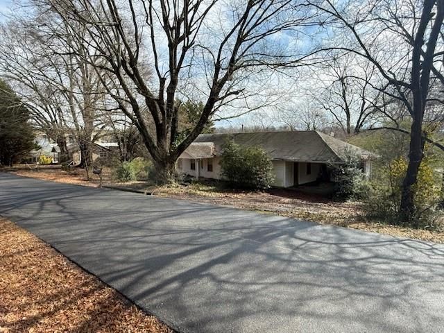 5621 Church Street, Flowery Branch, GA 30542