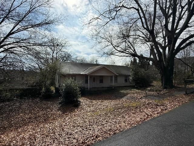 5621 Church Street, Flowery Branch, GA 30542