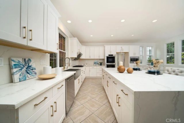 60 New Dawn, Irvine, CA 92620