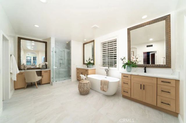 60 New Dawn, Irvine, CA 92620