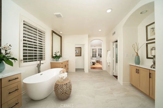 60 New Dawn, Irvine, CA 92620