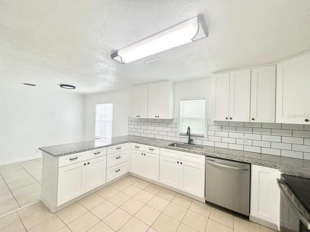 8004 N MARKS STREET, Tampa, FL 33604