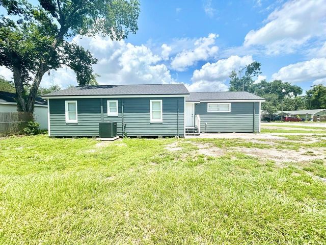 8004 N MARKS STREET, Tampa, FL 33604