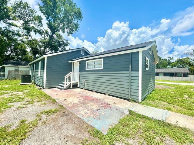 8004 N MARKS STREET, Tampa, FL 33604