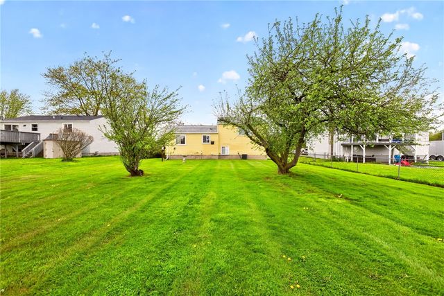 17 Fox Hollow Drive, Hamlin, NY 14464