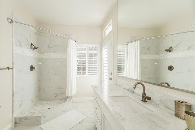 2888 Ashcroft Avenue, Clovis, CA 93611