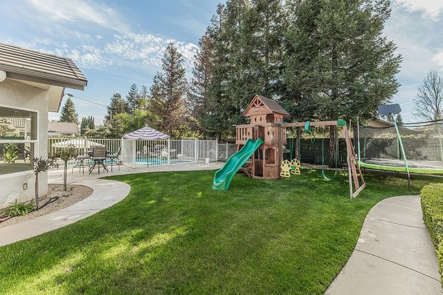 2888 Ashcroft Avenue, Clovis, CA 93611