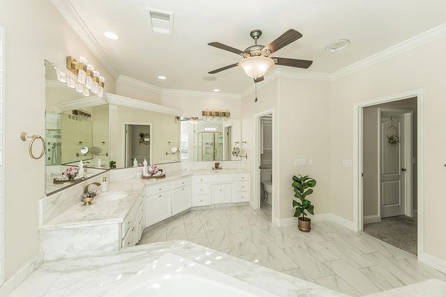 2888 Ashcroft Avenue, Clovis, CA 93611