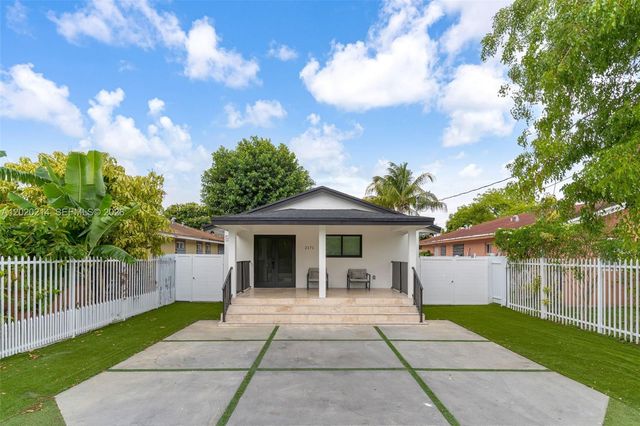 2171 NW 49th St, Miami, FL 33142