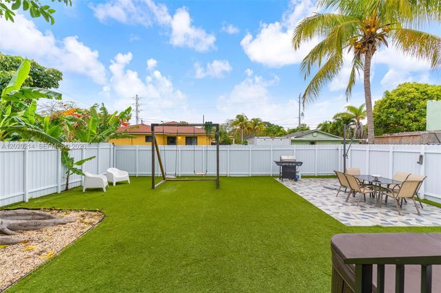 2171 NW 49th St, Miami, FL 33142