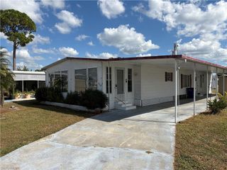 606 Pine Grove CT, North Fort Myers, FL 33917