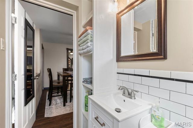 5226 Elizabeth Avenue, St Louis, MO 63110