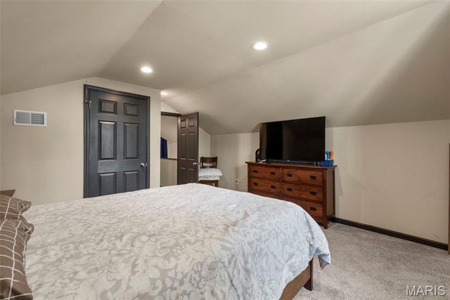 5226 Elizabeth Avenue, St Louis, MO 63110