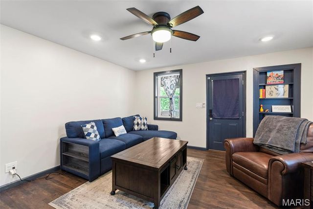 5226 Elizabeth Avenue, St Louis, MO 63110