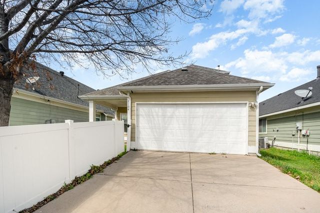 1104 King George Lane, Savannah, TX 76227