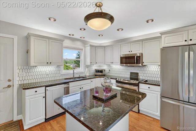 12192 Overlook Drive, Tyrone Township, MI 48430