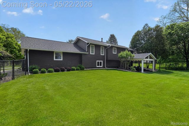 12192 Overlook Drive, Tyrone Township, MI 48430
