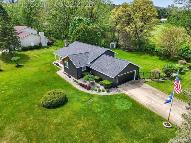 12192 Overlook Drive, Tyrone Township, MI 48430