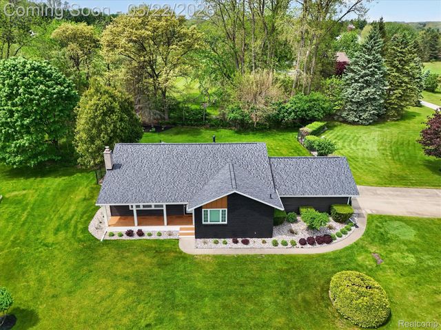 12192 Overlook Drive, Tyrone Township, MI 48430