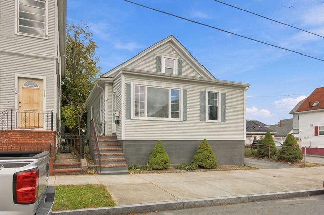215 Clifford St, New Bedford, MA 02745