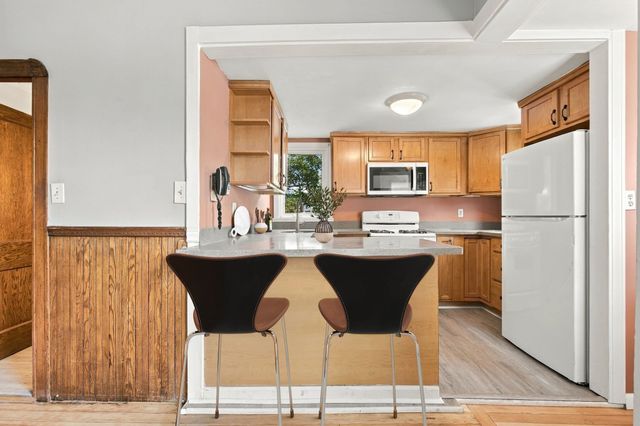 215 Clifford St, New Bedford, MA 02745