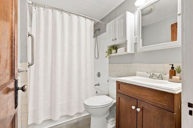215 Clifford St, New Bedford, MA 02745