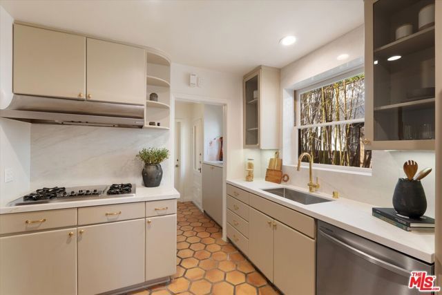 445 N Sweetzer Avenue, Los Angeles, CA 90048