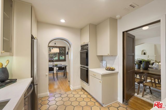 445 N Sweetzer Avenue, Los Angeles, CA 90048