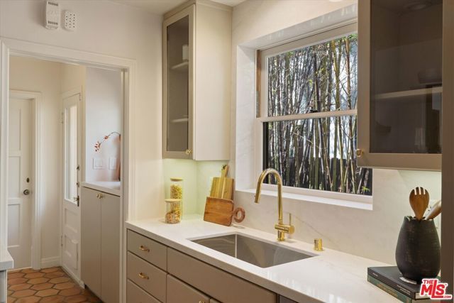 445 N Sweetzer Avenue, Los Angeles, CA 90048