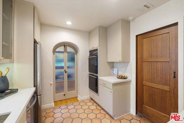 445 N Sweetzer Avenue, Los Angeles, CA 90048