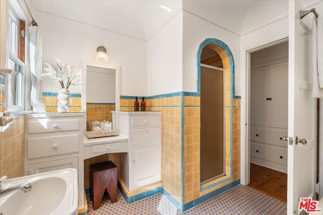 445 N Sweetzer Avenue, Los Angeles, CA 90048