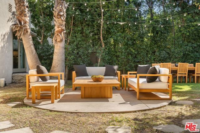 445 N Sweetzer Avenue, Los Angeles, CA 90048