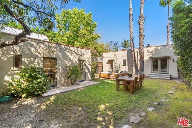 445 N Sweetzer Avenue, Los Angeles, CA 90048
