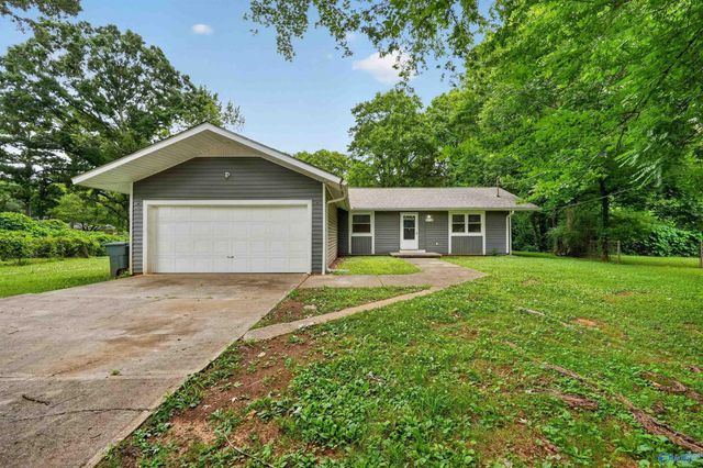 3710 Oakdale Court NW, Huntsville, AL 35810