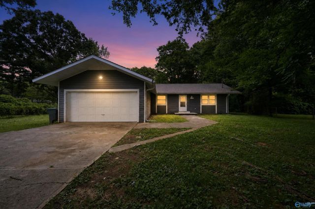 3710 Oakdale Court NW, Huntsville, AL 35810