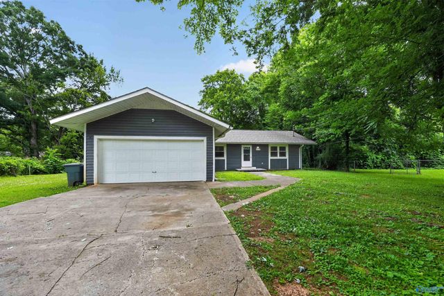 3710 Oakdale Court NW, Huntsville, AL 35810