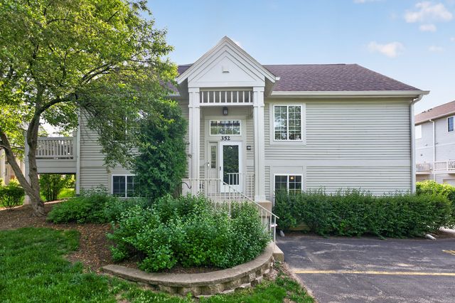 352 New Haven Drive 352, Cary, IL 60013