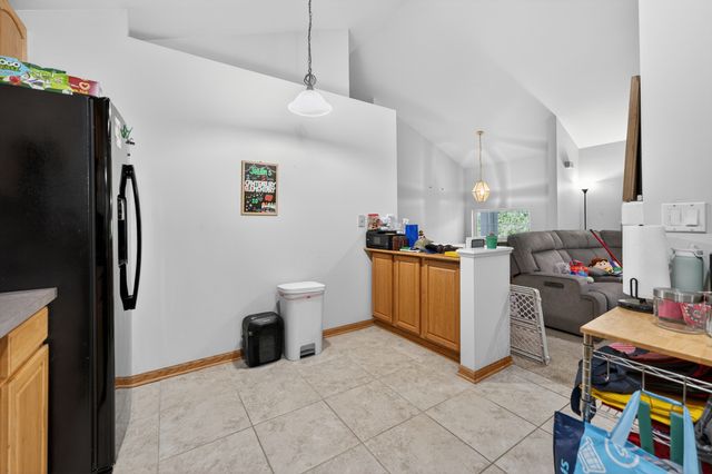352 New Haven Drive 352, Cary, IL 60013
