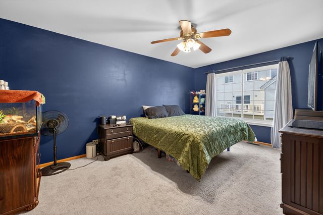 352 New Haven Drive 352, Cary, IL 60013