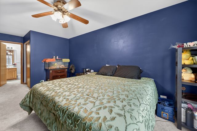 352 New Haven Drive 352, Cary, IL 60013
