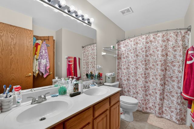 352 New Haven Drive 352, Cary, IL 60013