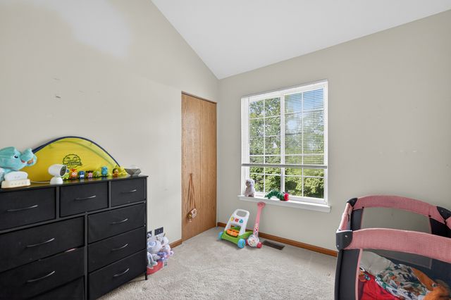 352 New Haven Drive 352, Cary, IL 60013