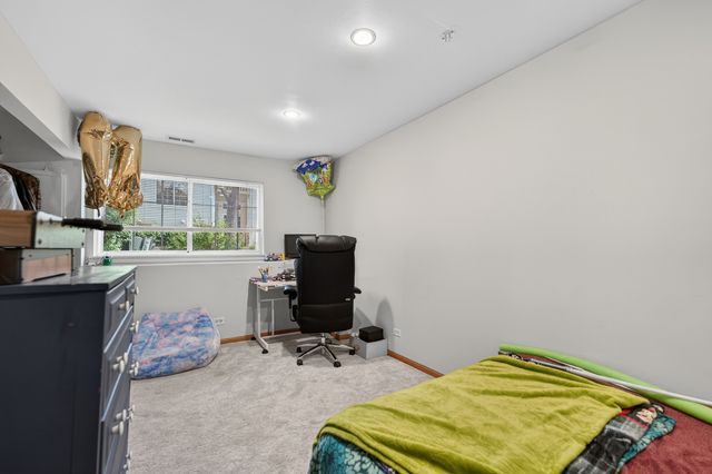 352 New Haven Drive 352, Cary, IL 60013