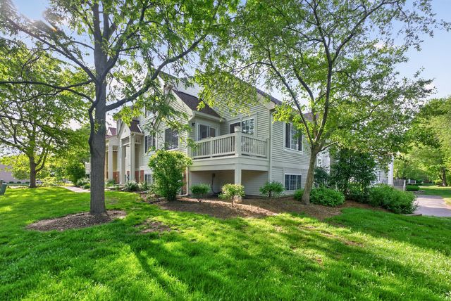 352 New Haven Drive 352, Cary, IL 60013