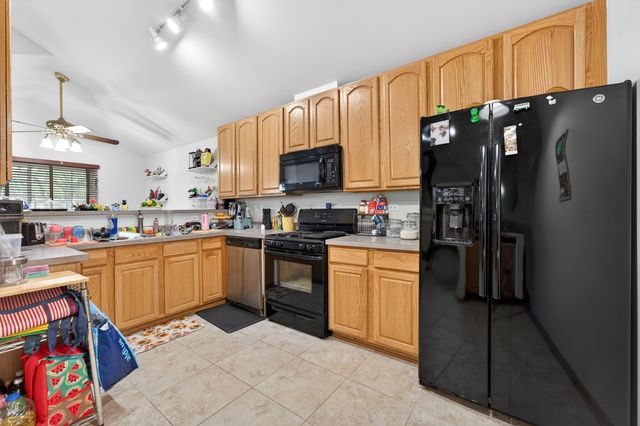 352 New Haven Drive 352, Cary, IL 60013