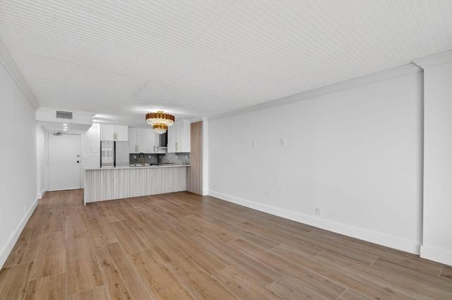 3540 S. Ocean Boulevard 810, South Palm Beach, FL 33480