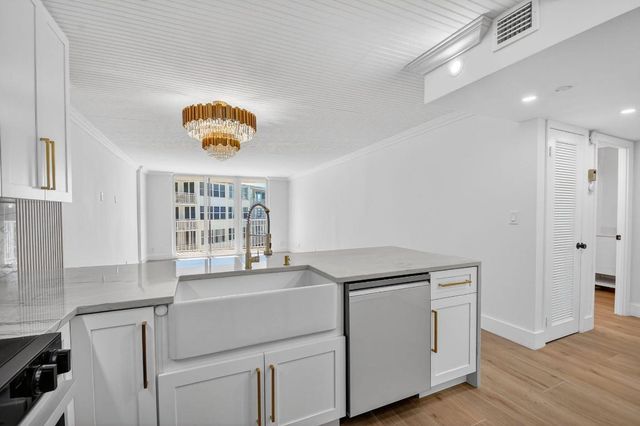 3540 S. Ocean Boulevard 810, South Palm Beach, FL 33480